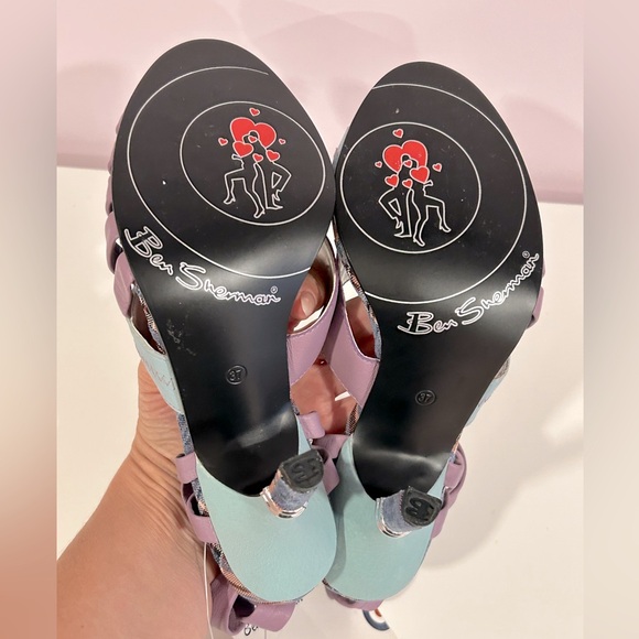 Ben Sherman Ladies Leather purple Strap Metal Heel Size 7 - Picture 5 of 9